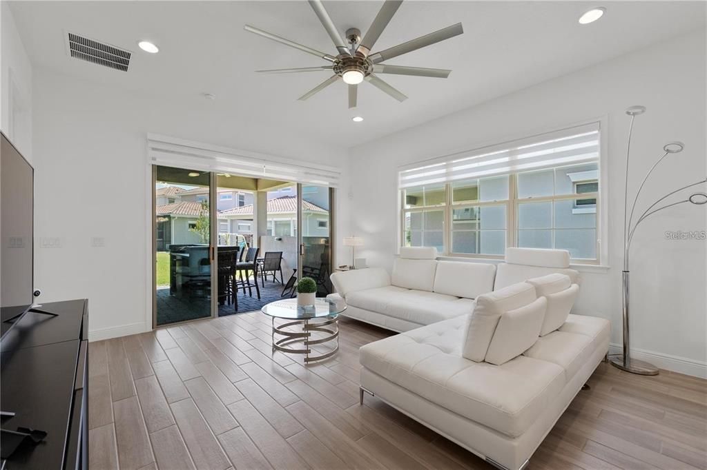 For Rent: $3,200 (3 beds, 2 baths, 1617 Square Feet)