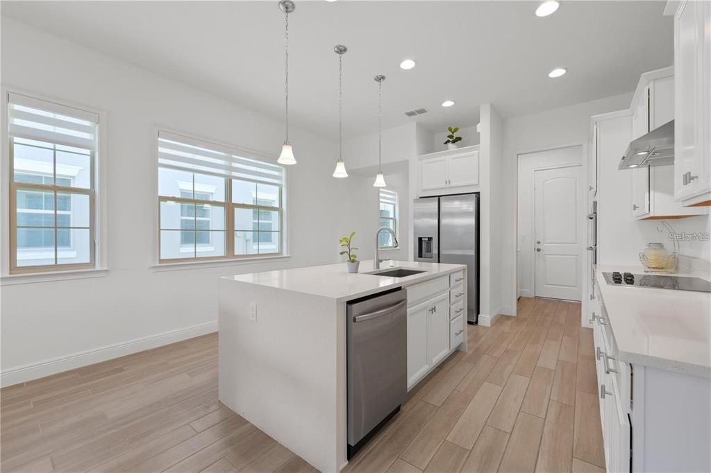 For Rent: $3,200 (3 beds, 2 baths, 1617 Square Feet)