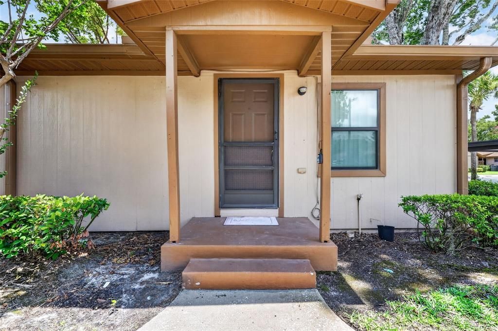 For Sale: $179,000 (2 beds, 2 baths, 840 Square Feet)