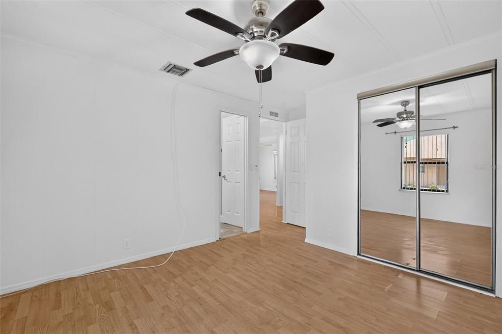 For Sale: $179,000 (2 beds, 2 baths, 840 Square Feet)