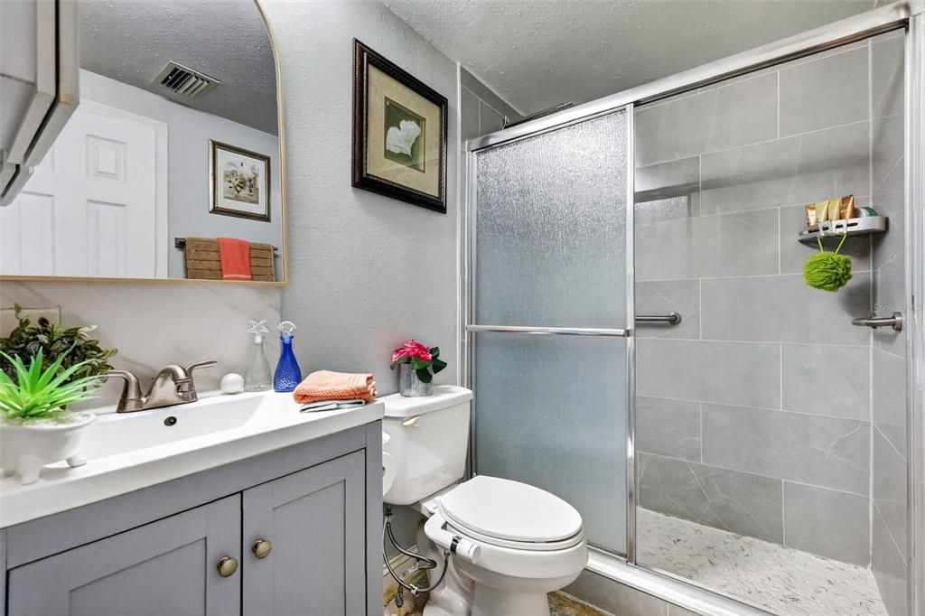 For Sale: $179,000 (2 beds, 2 baths, 840 Square Feet)