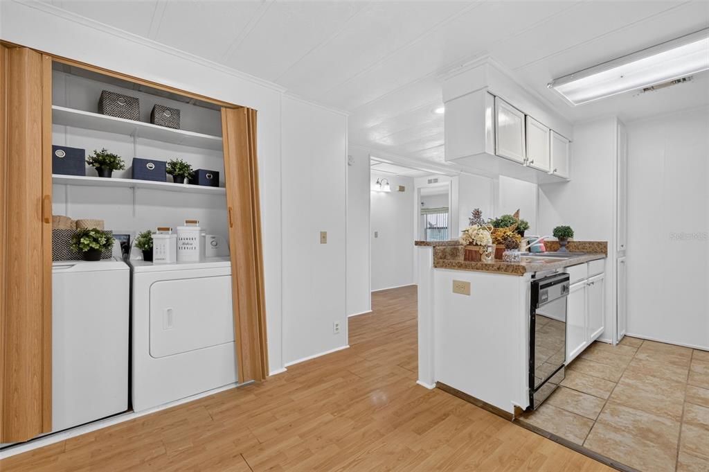 For Sale: $179,000 (2 beds, 2 baths, 840 Square Feet)