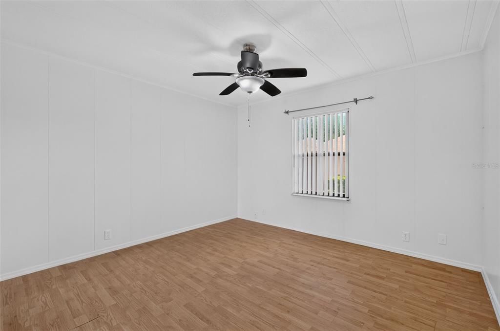 For Sale: $179,000 (2 beds, 2 baths, 840 Square Feet)