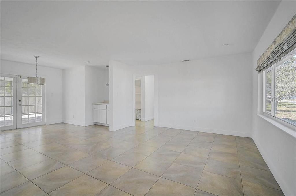 В аренду: $2,200 (3 спален, 2 ванн, 1600 Квадратных фут)