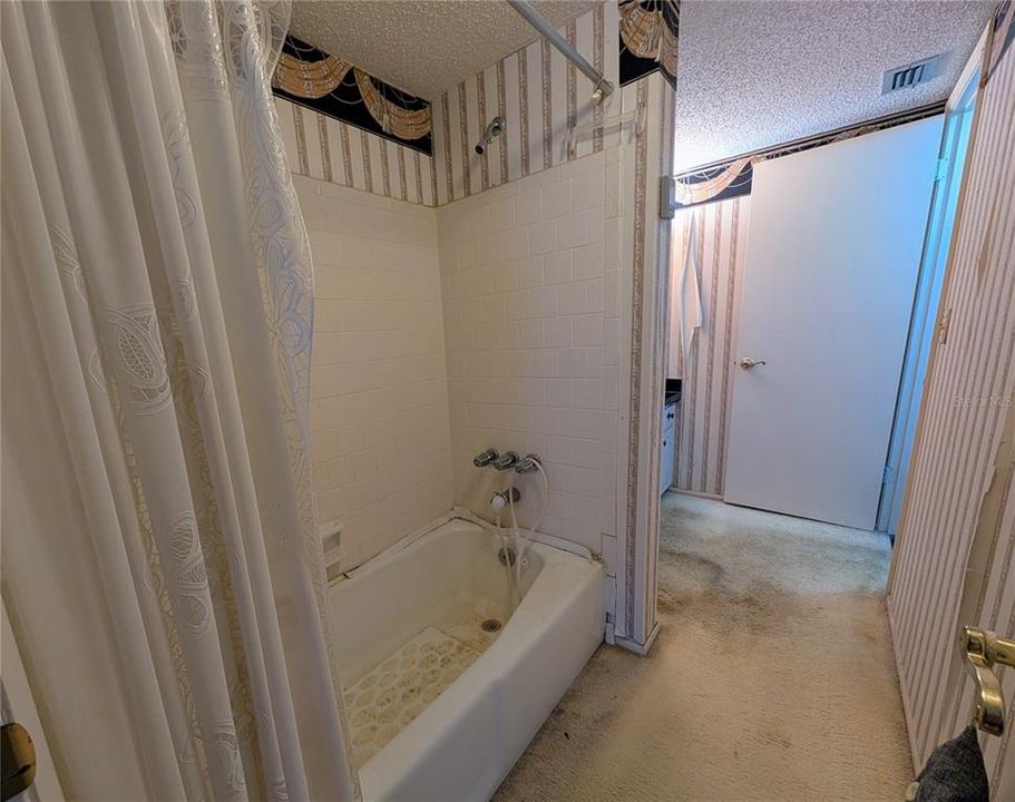 For Sale: $45,000 (2 beds, 1 baths, 960 Square Feet)