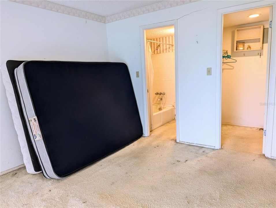 For Sale: $45,000 (2 beds, 1 baths, 960 Square Feet)