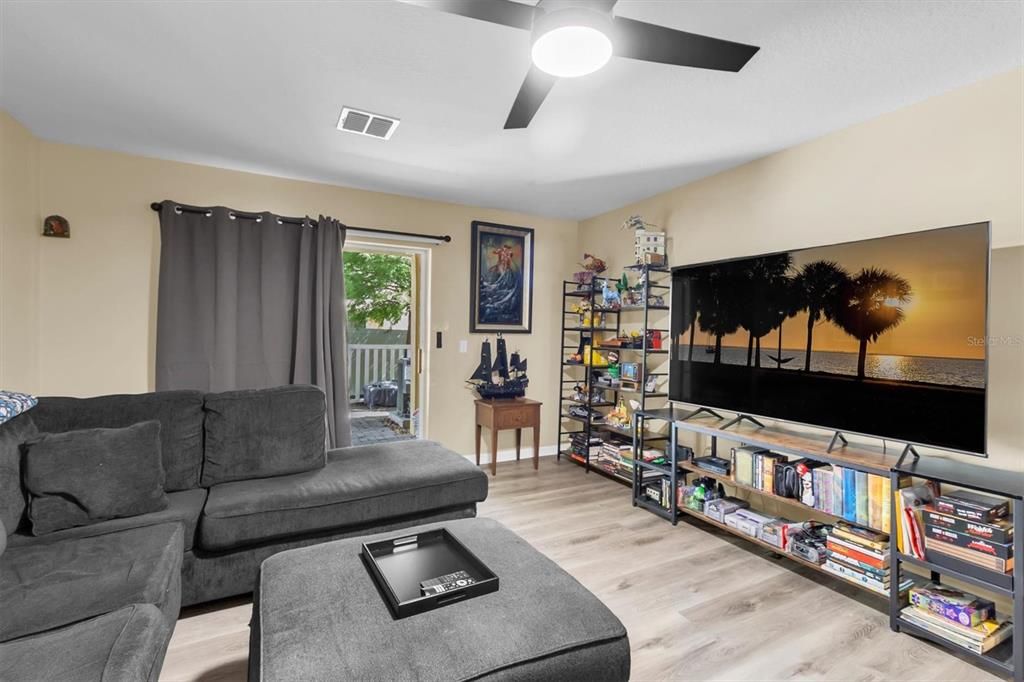 For Sale: $249,000 (2 beds, 2 baths, 1501 Square Feet)