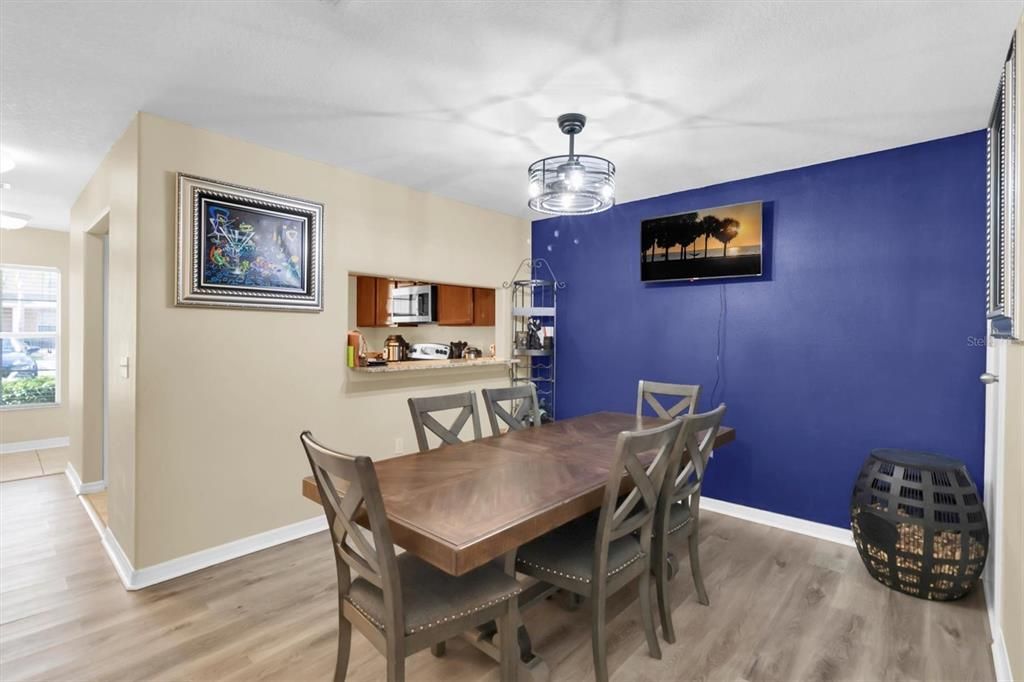 For Sale: $249,000 (2 beds, 2 baths, 1501 Square Feet)