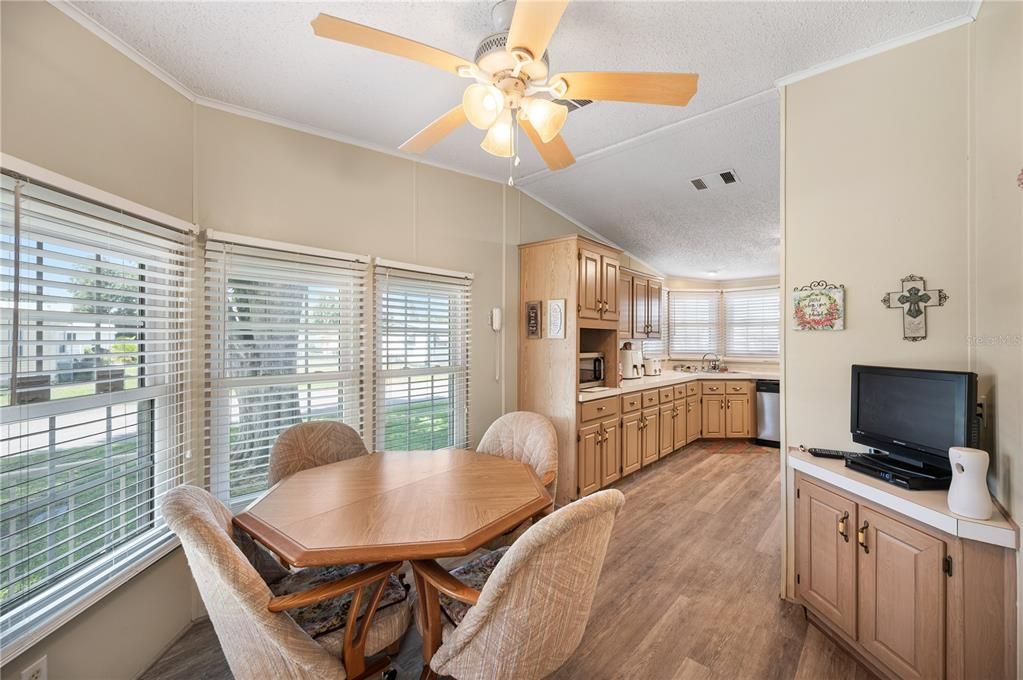 : $195,000 (2 спален, 2 ванн, 1846 Квадратных фут)