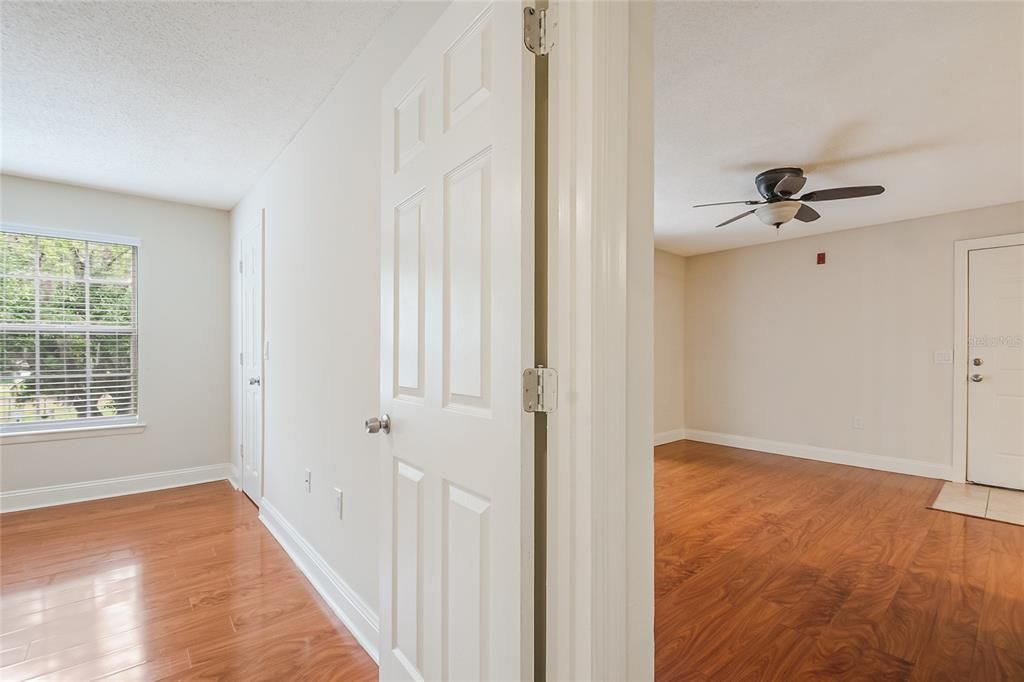 For Rent: $1,400 (1 beds, 1 baths, 733 Square Feet)