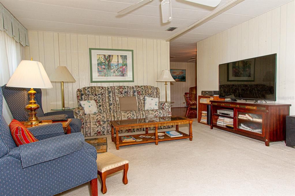For Sale: $118,000 (2 beds, 2 baths, 1248 Square Feet)