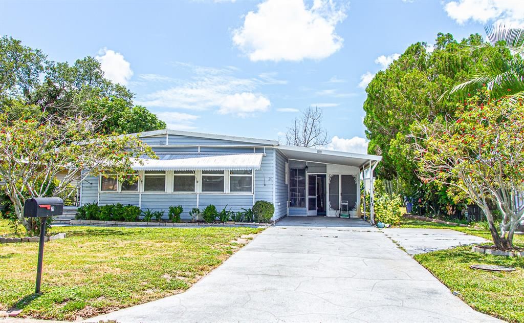 For Sale: $118,000 (2 beds, 2 baths, 1248 Square Feet)