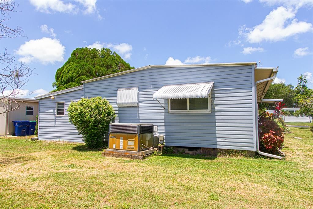 For Sale: $118,000 (2 beds, 2 baths, 1248 Square Feet)