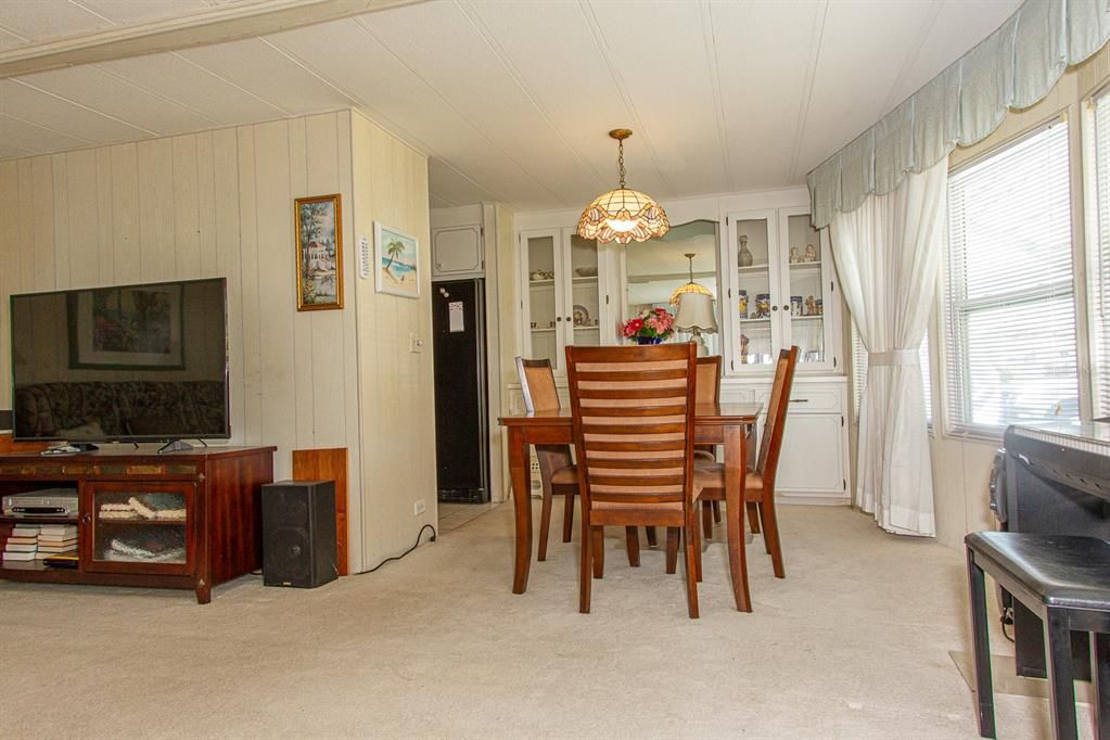 For Sale: $118,000 (2 beds, 2 baths, 1248 Square Feet)