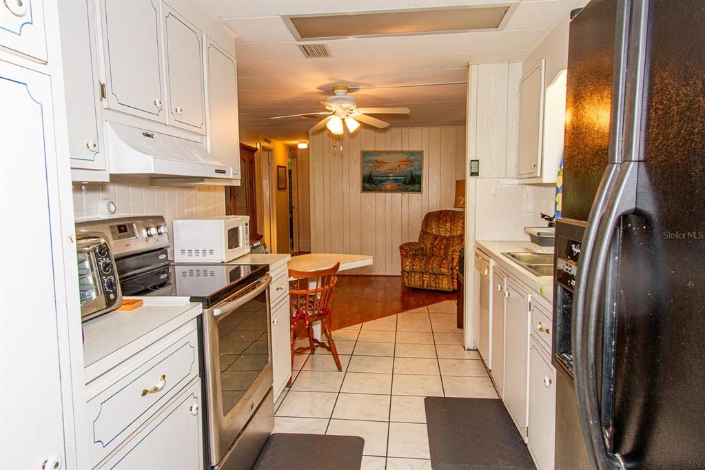 For Sale: $118,000 (2 beds, 2 baths, 1248 Square Feet)