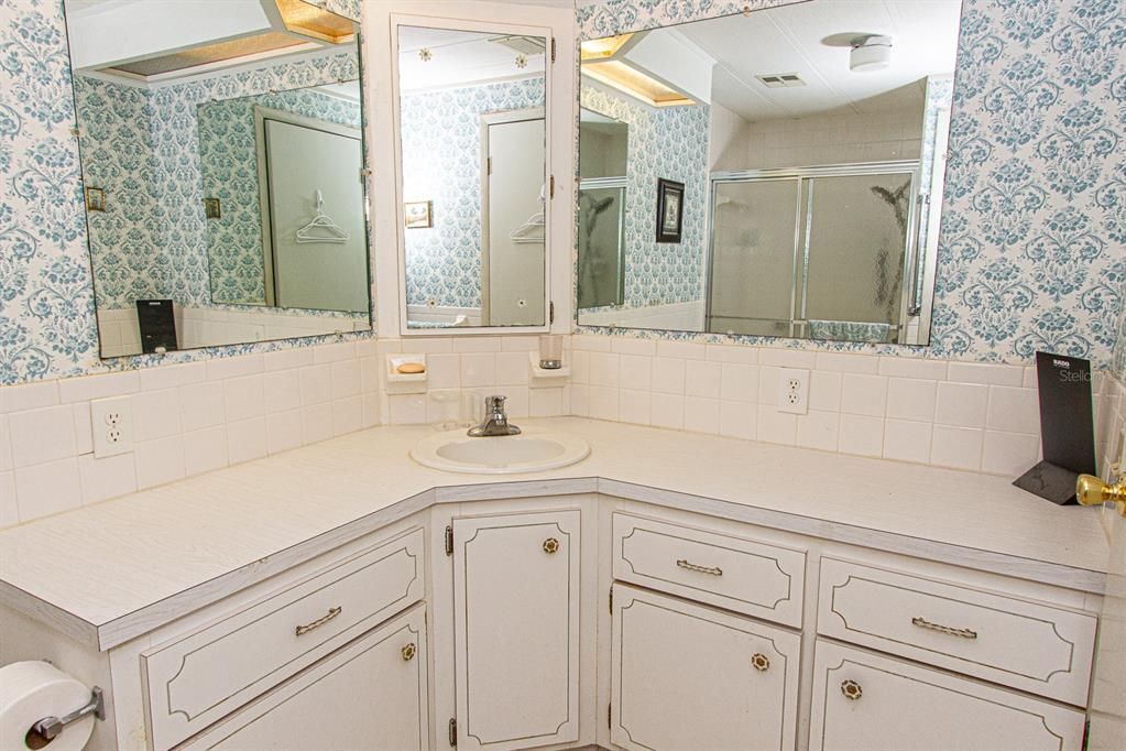 For Sale: $118,000 (2 beds, 2 baths, 1248 Square Feet)