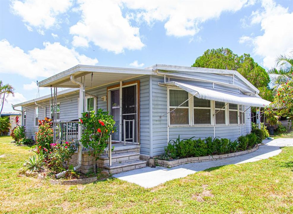 For Sale: $118,000 (2 beds, 2 baths, 1248 Square Feet)