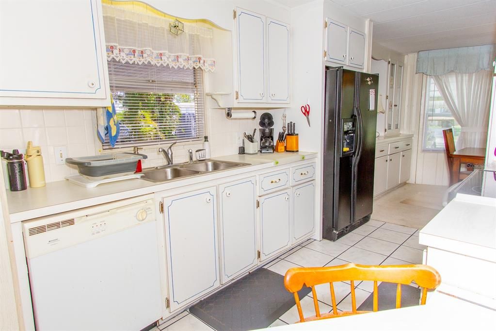 For Sale: $118,000 (2 beds, 2 baths, 1248 Square Feet)
