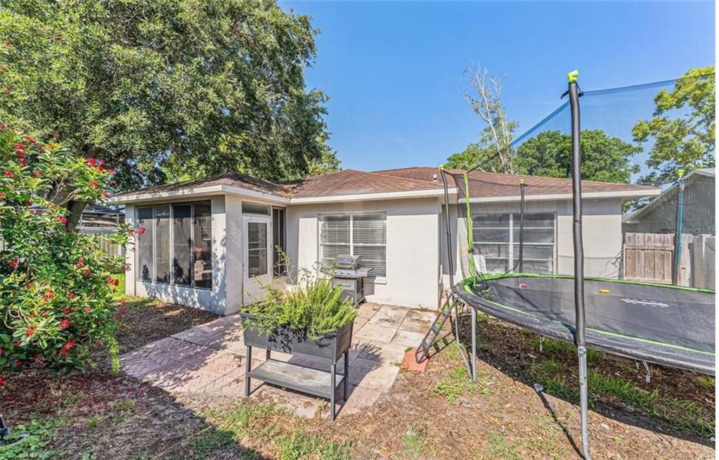 For Rent: $2,200 (3 beds, 2 baths, 1461 Square Feet)