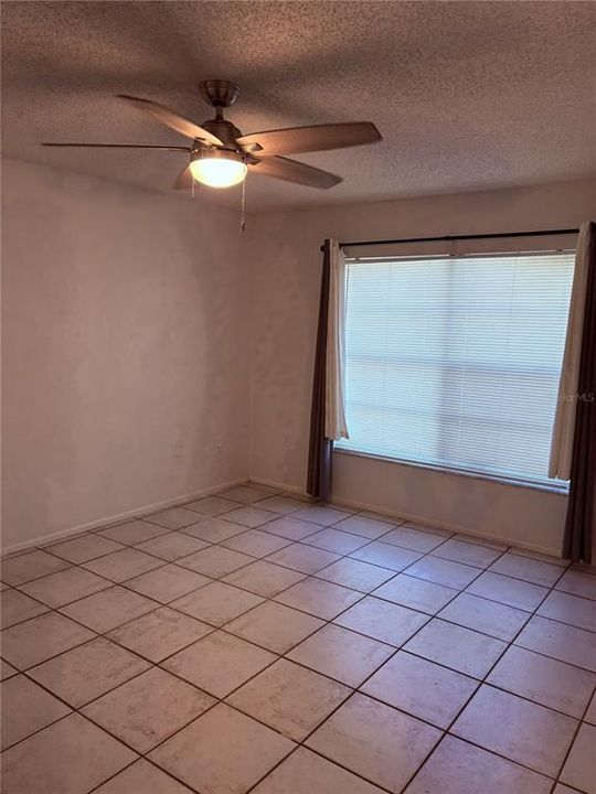 For Rent: $2,200 (3 beds, 2 baths, 1461 Square Feet)