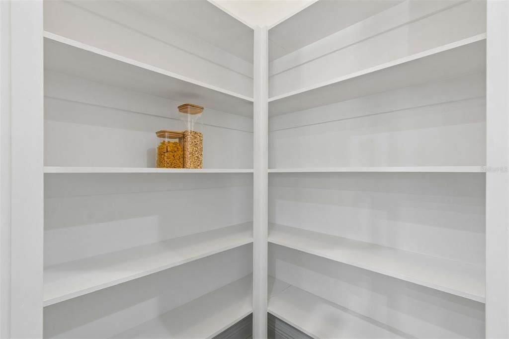 На продажу: $975,000 (4 спален, 3 ванн, 3681 Квадратных фут)