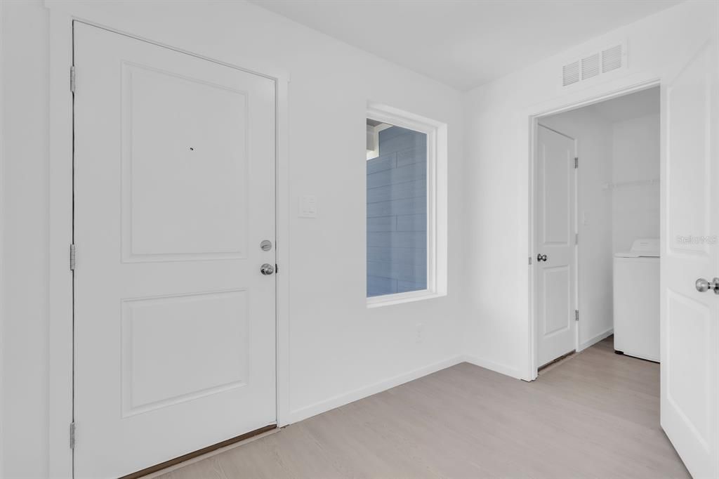 В аренду: $2,300 (4 спален, 2 ванн, 1820 Квадратных фут)