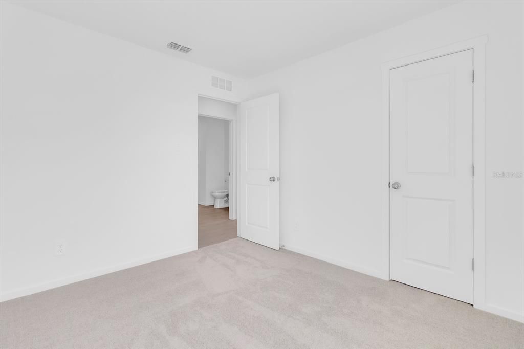 В аренду: $2,300 (4 спален, 2 ванн, 1820 Квадратных фут)