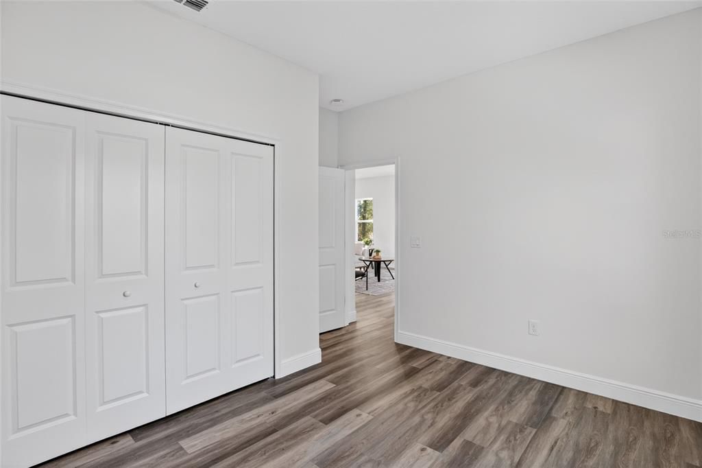For Sale: $285,000 (4 beds, 2 baths, 1833 Square Feet)