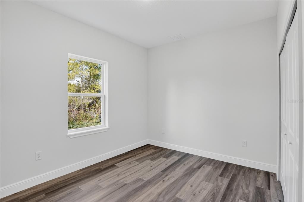 For Sale: $285,000 (4 beds, 2 baths, 1833 Square Feet)