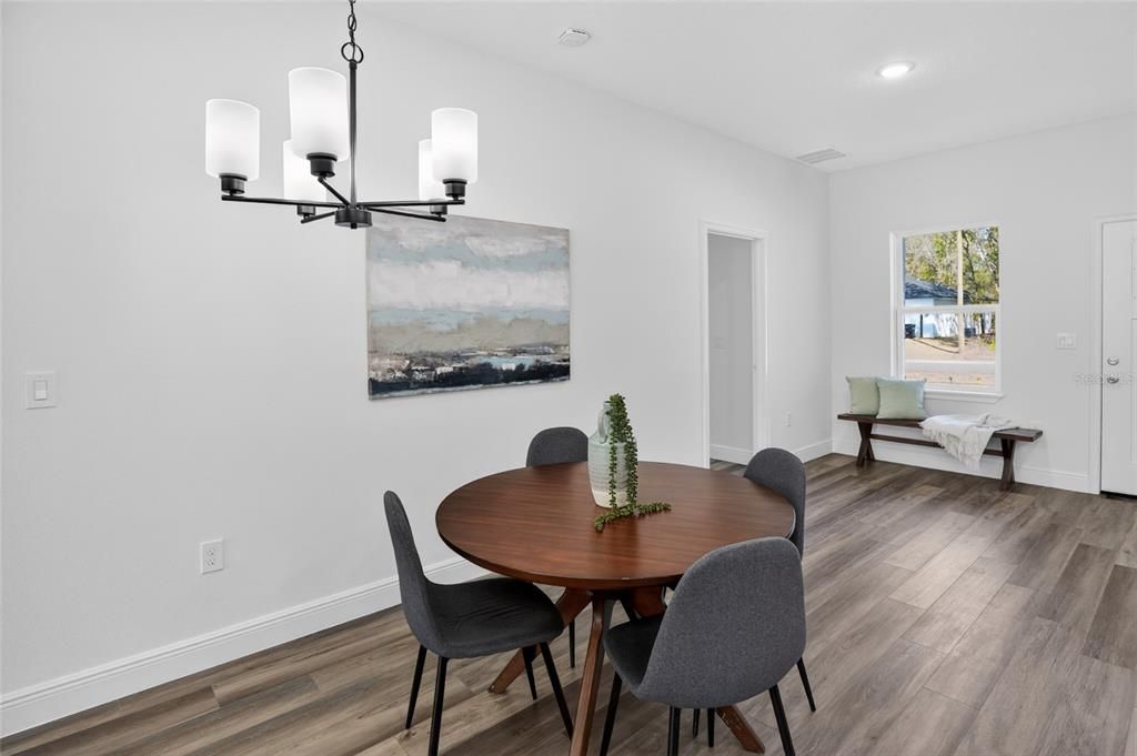 For Sale: $285,000 (4 beds, 2 baths, 1833 Square Feet)