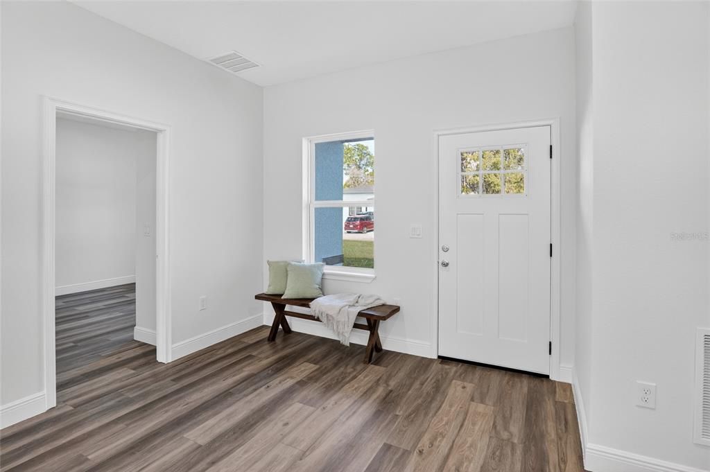 For Sale: $285,000 (4 beds, 2 baths, 1833 Square Feet)