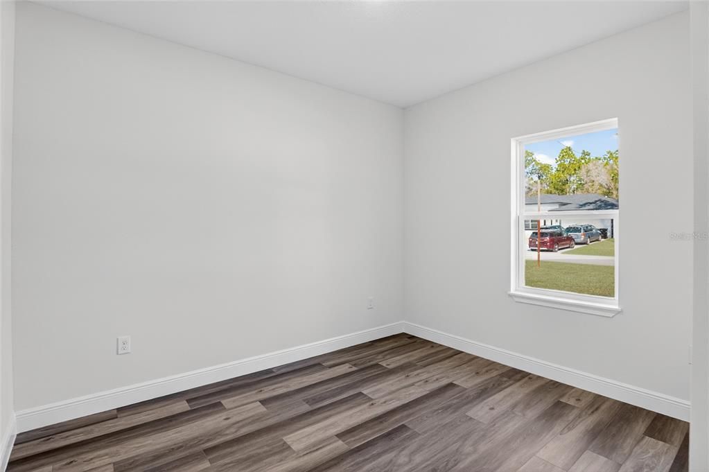 For Sale: $285,000 (4 beds, 2 baths, 1833 Square Feet)