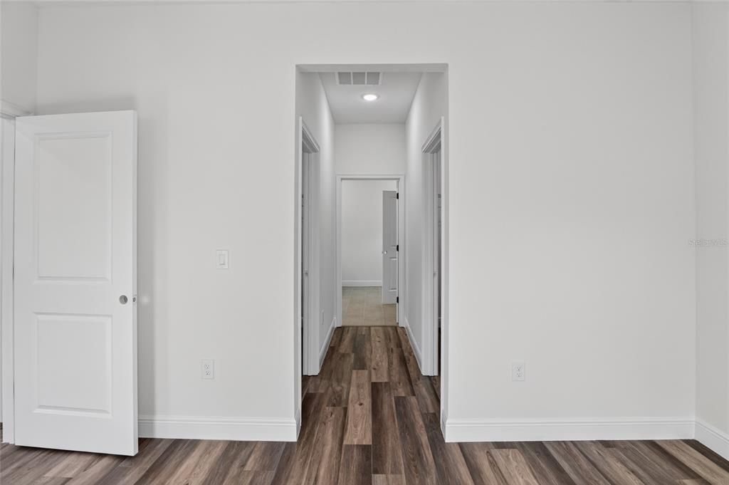 For Sale: $285,000 (4 beds, 2 baths, 1833 Square Feet)