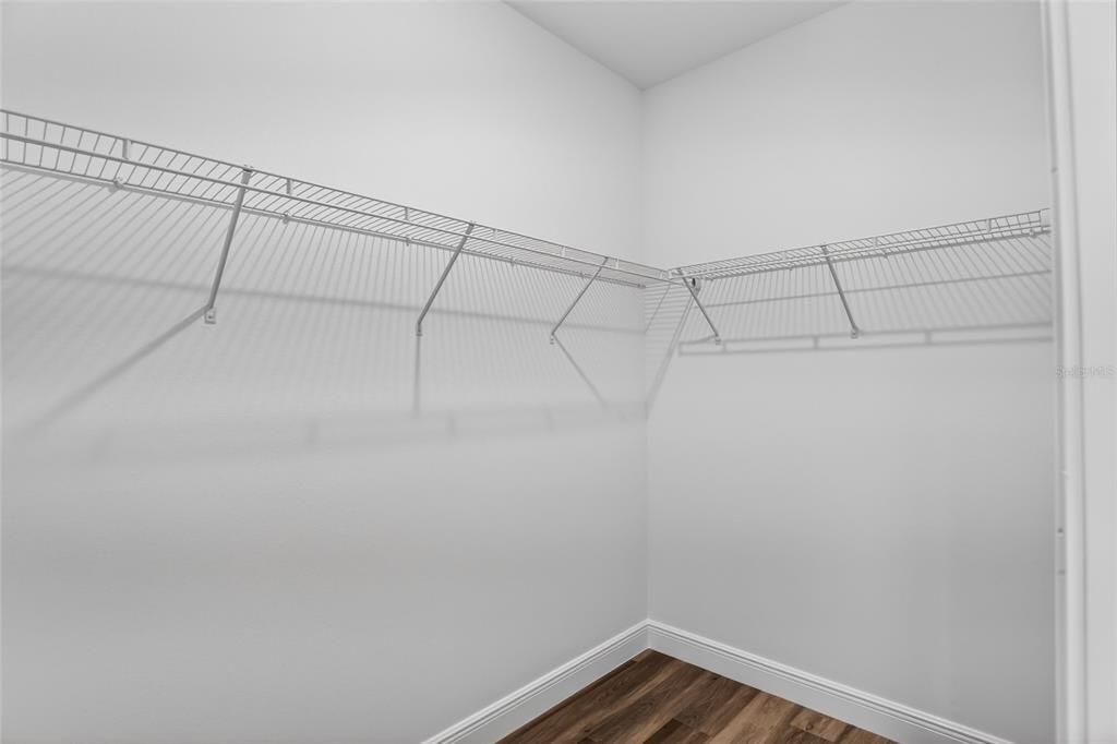 For Sale: $285,000 (4 beds, 2 baths, 1833 Square Feet)