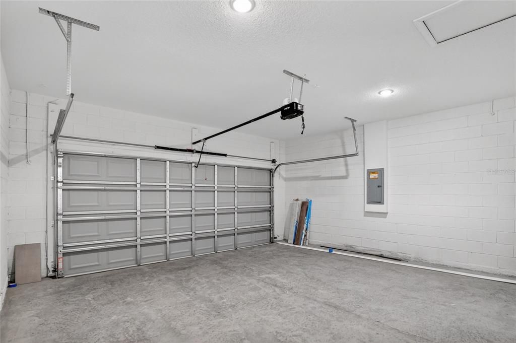 For Sale: $285,000 (4 beds, 2 baths, 1833 Square Feet)