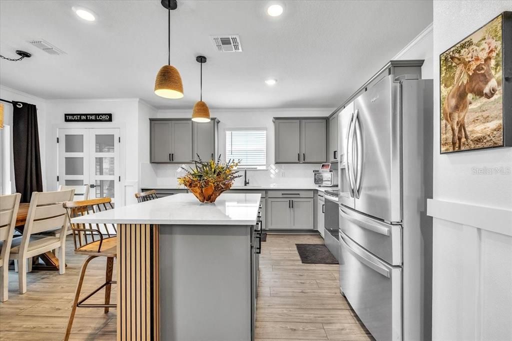 For Sale: $525,000 (4 beds, 3 baths, 2200 Square Feet)