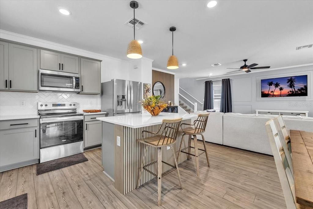 For Sale: $525,000 (4 beds, 3 baths, 2200 Square Feet)