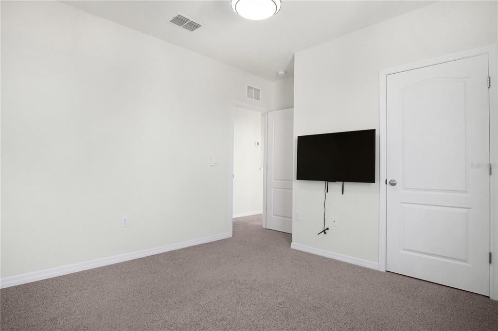 For Rent: $2,500 (5 beds, 3 baths, 2696 Square Feet)