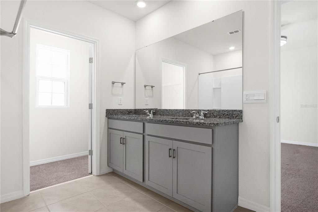 For Rent: $2,500 (5 beds, 3 baths, 2696 Square Feet)