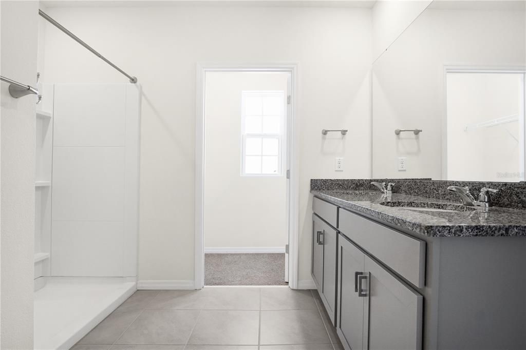 For Rent: $2,500 (5 beds, 3 baths, 2696 Square Feet)