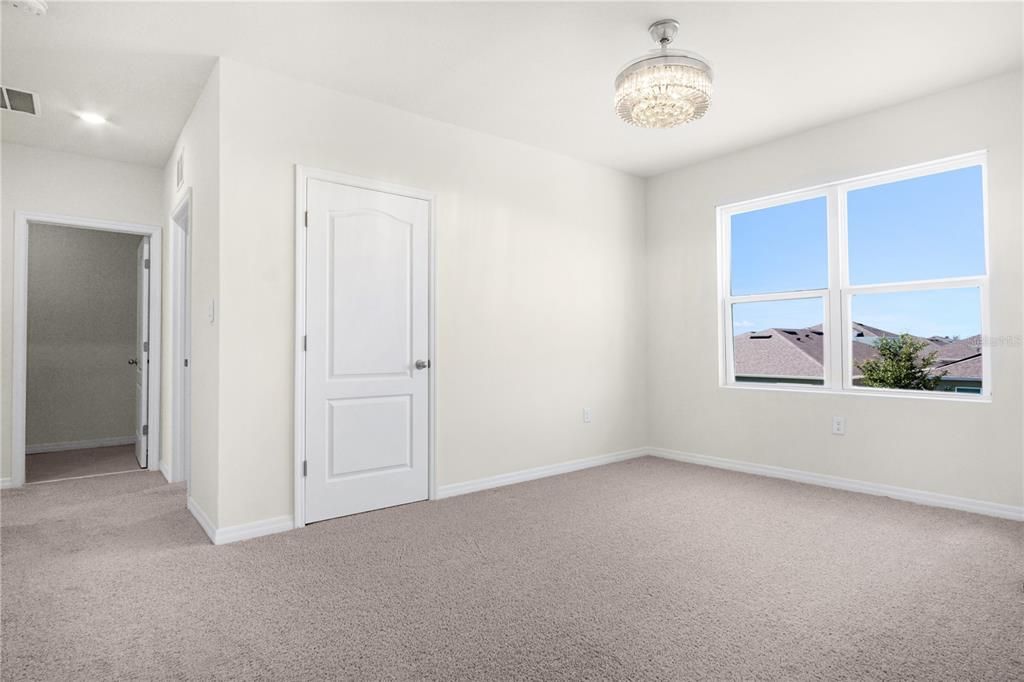 For Rent: $2,500 (5 beds, 3 baths, 2696 Square Feet)