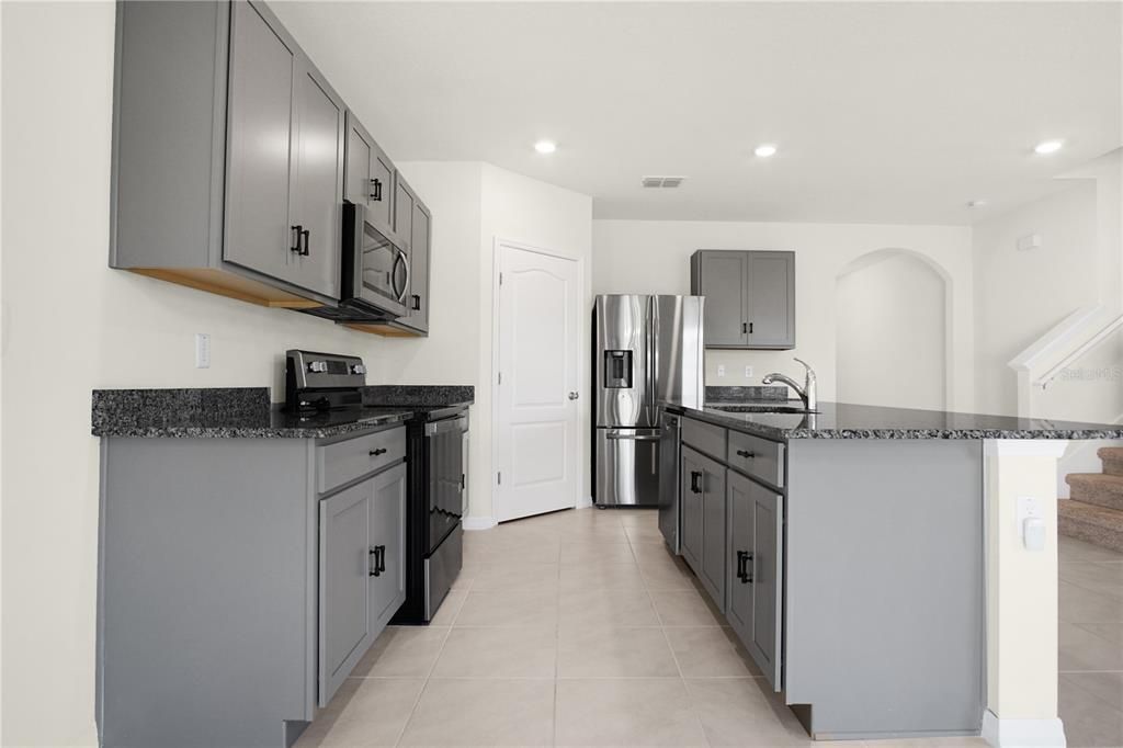 For Rent: $2,500 (5 beds, 3 baths, 2696 Square Feet)