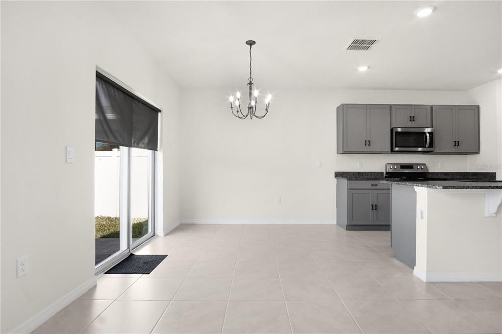 For Rent: $2,500 (5 beds, 3 baths, 2696 Square Feet)