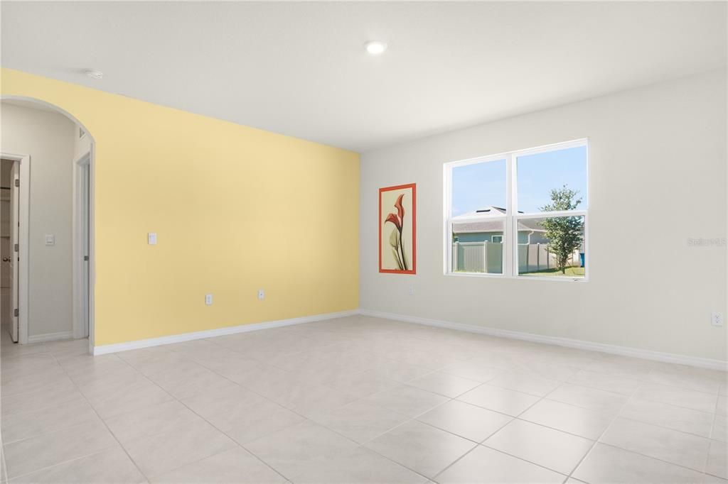 For Rent: $2,500 (5 beds, 3 baths, 2696 Square Feet)