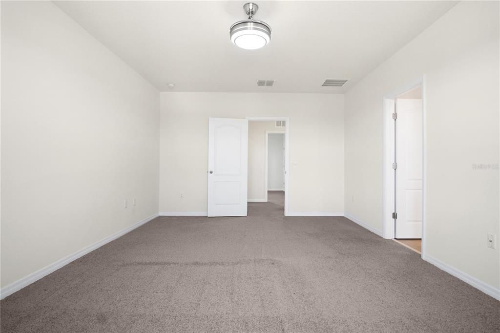 For Rent: $2,500 (5 beds, 3 baths, 2696 Square Feet)