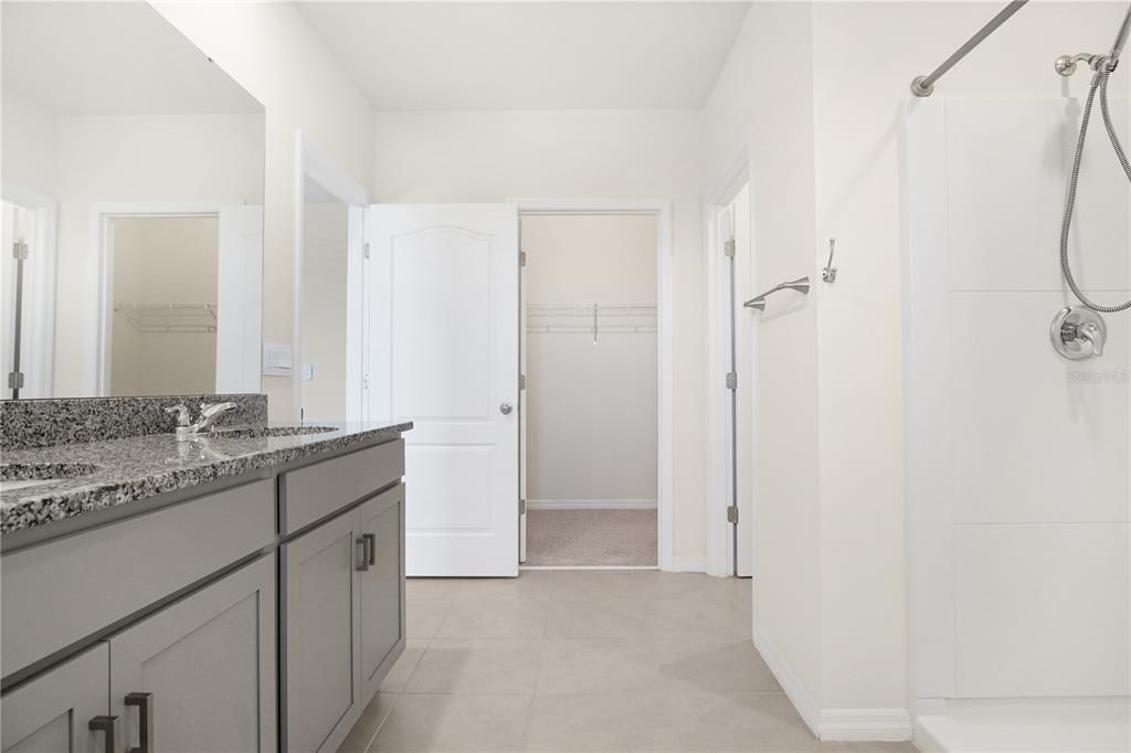For Rent: $2,500 (5 beds, 3 baths, 2696 Square Feet)
