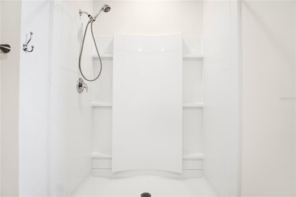 For Rent: $2,500 (5 beds, 3 baths, 2696 Square Feet)