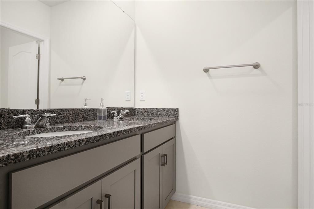 For Rent: $2,500 (5 beds, 3 baths, 2696 Square Feet)
