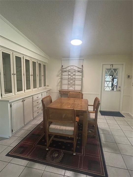 For Sale: $153,000 (2 beds, 2 baths, 1232 Square Feet)