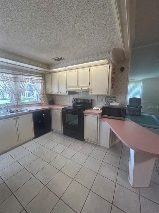 For Sale: $153,000 (2 beds, 2 baths, 1232 Square Feet)
